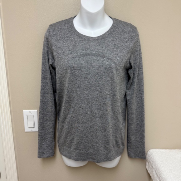 Lululemon Swiftly Tech Long Sleeve (Breeze) *Relaxed Fit Heathered Gray Size 4 - Picture 4 of 13